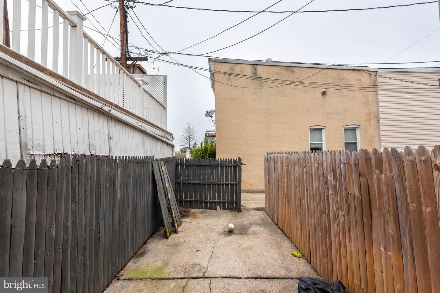 108 W Heath Street photo 17