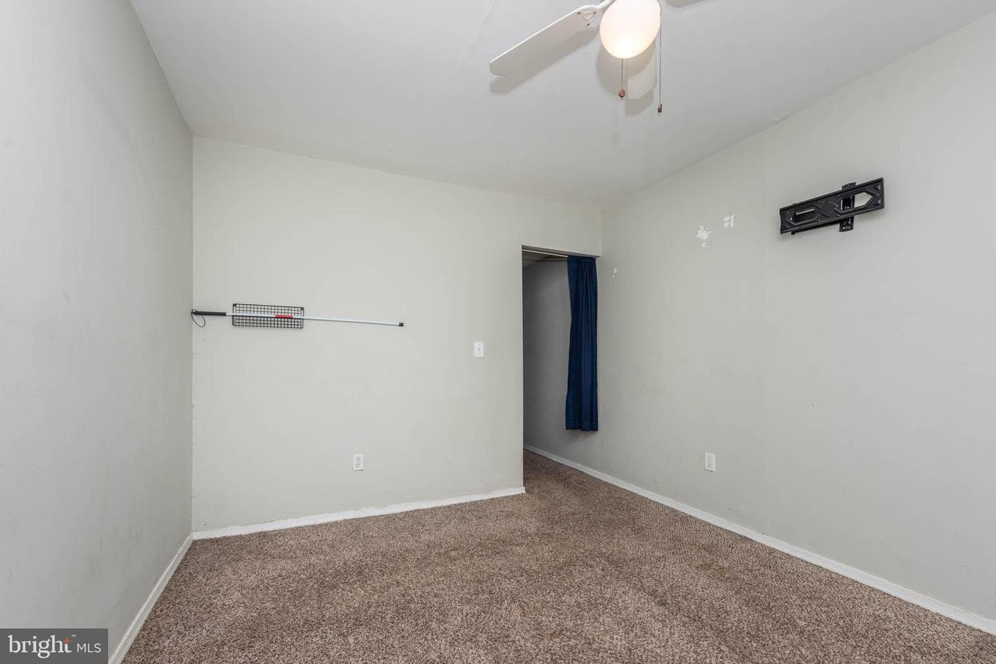 108 W Heath Street photo 9