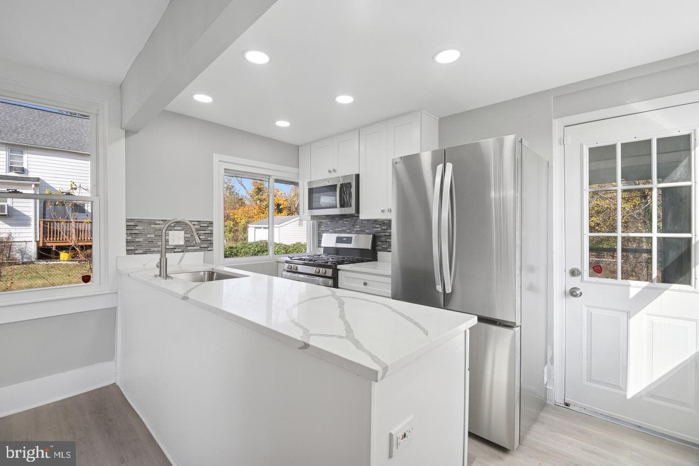3814 Walnut Avenue photo 6