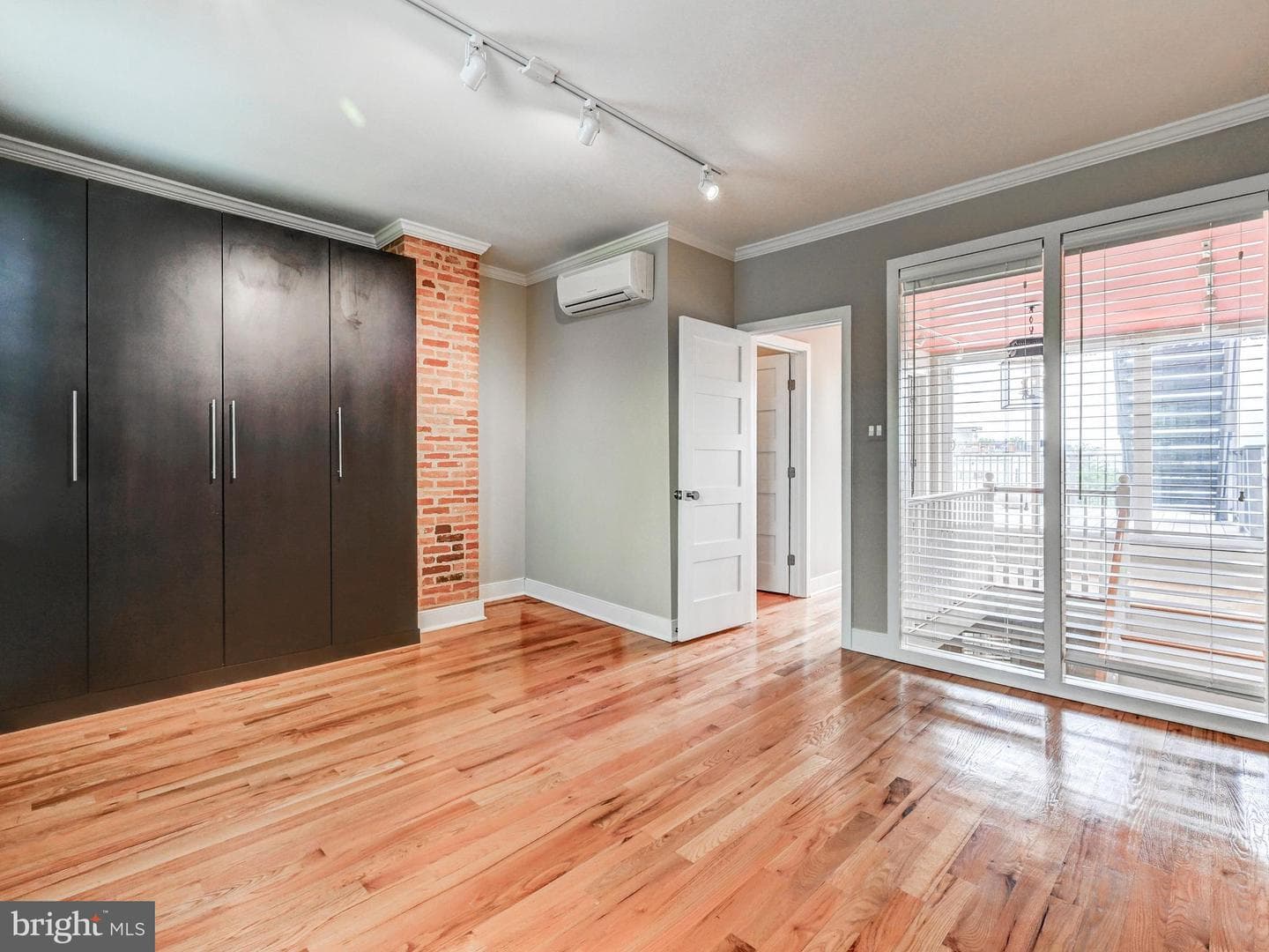 2119 E Lombard Street E photo 33