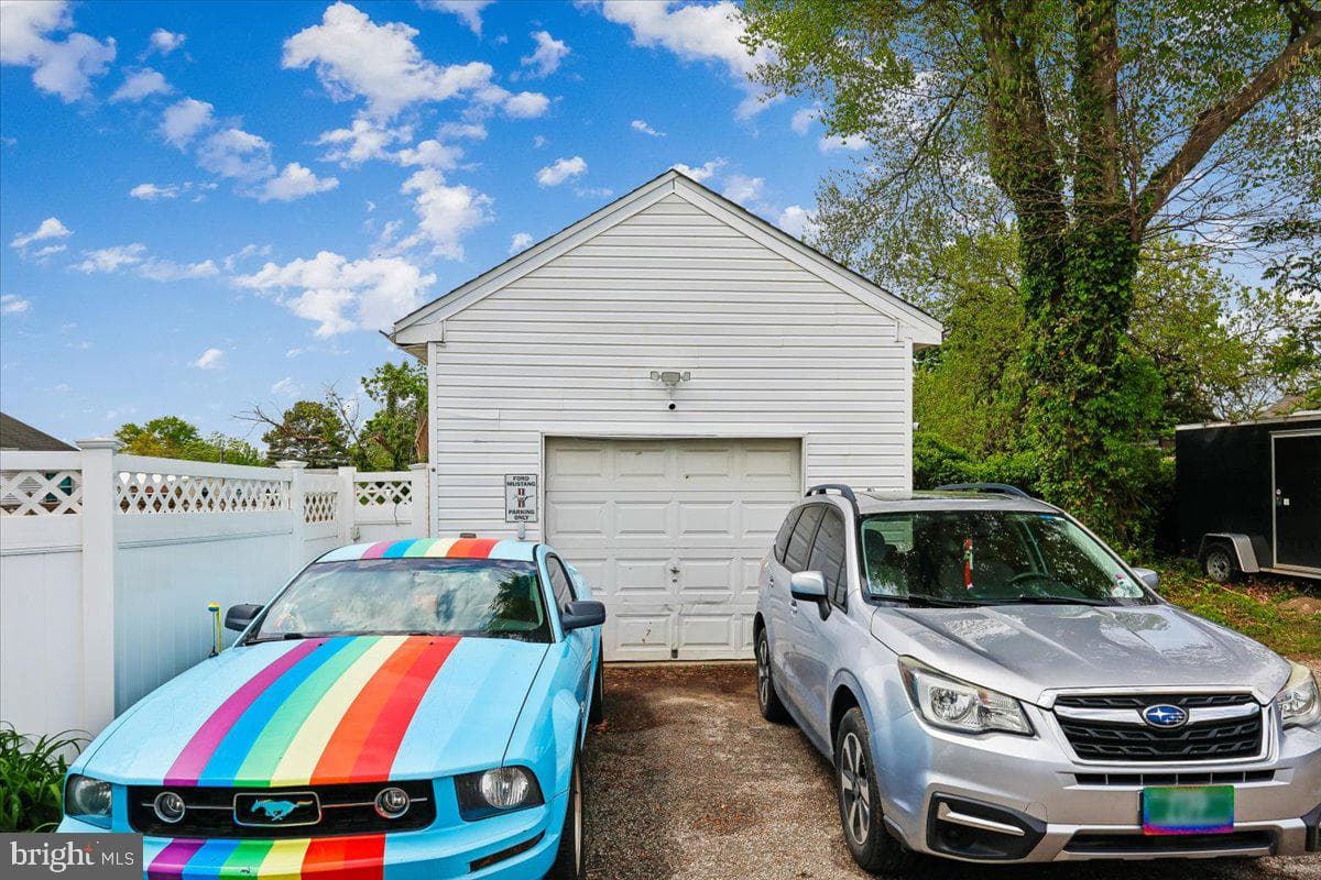3500 Mactavish Avenue photo 37