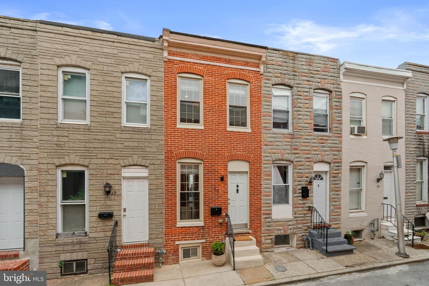 17 N Bradford Street photo 4