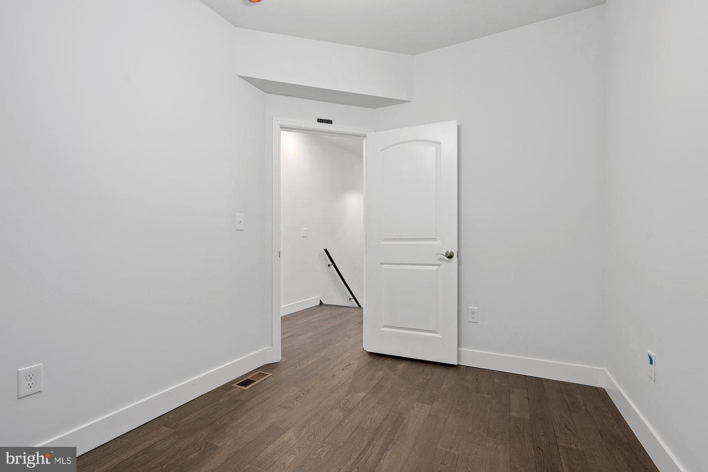 2713 E Fayette Street photo 29
