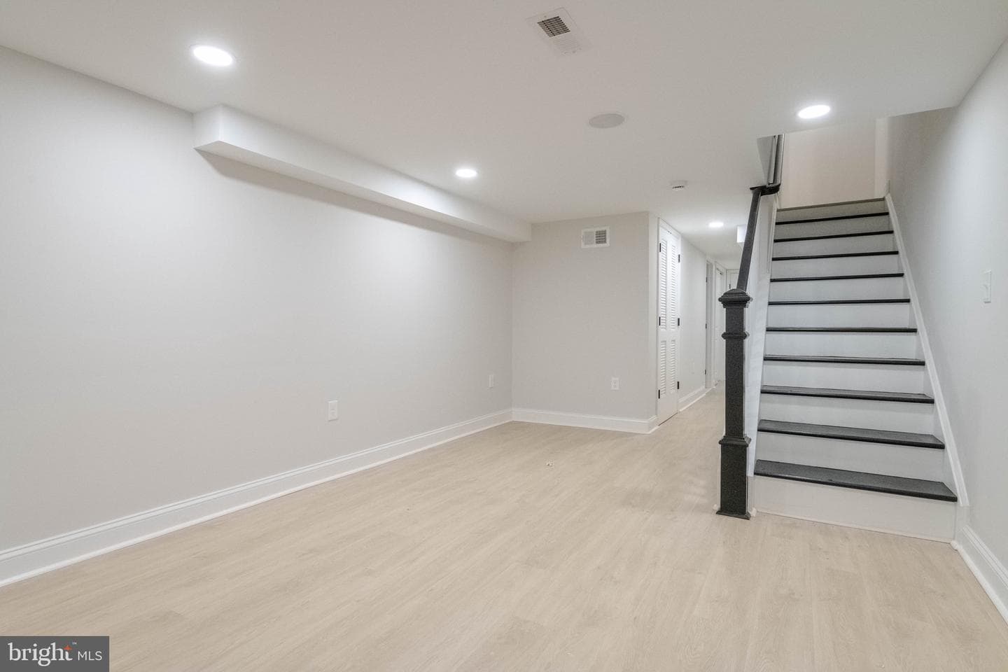 1645 Normal Avenue photo 32