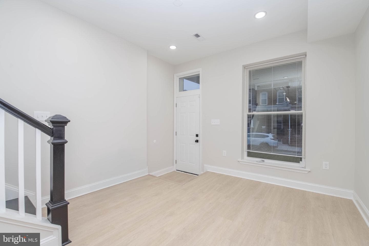 1645 Normal Avenue photo 4
