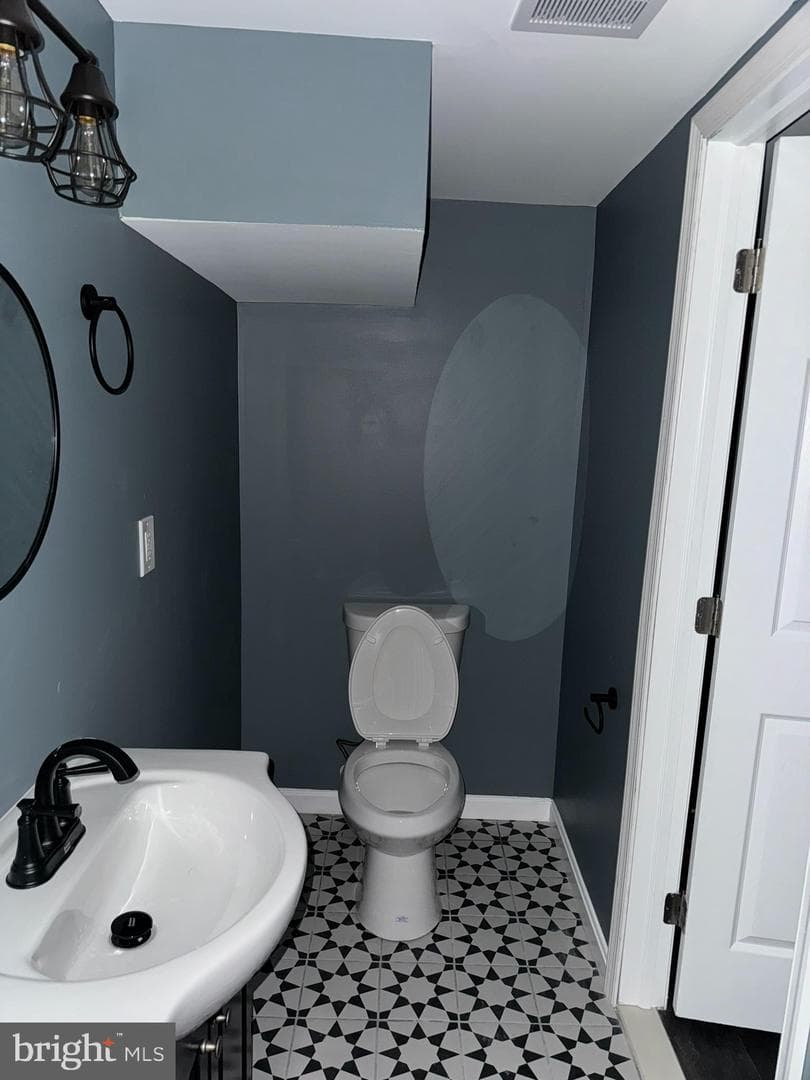 3218 Frederick Avenue photo 17