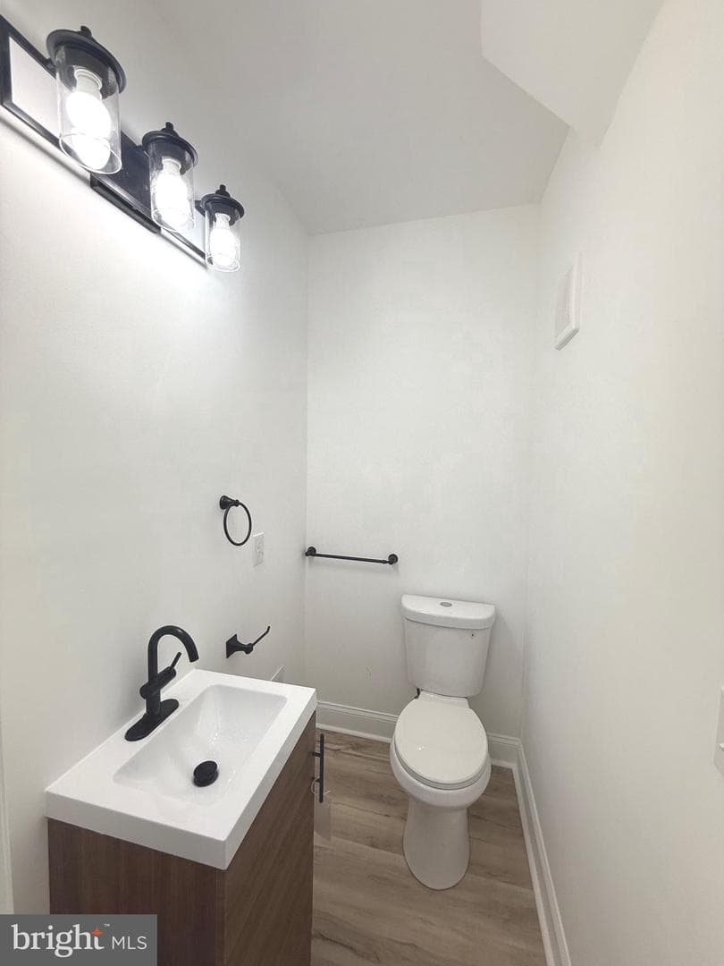 1601 N Longwood Street photo 3