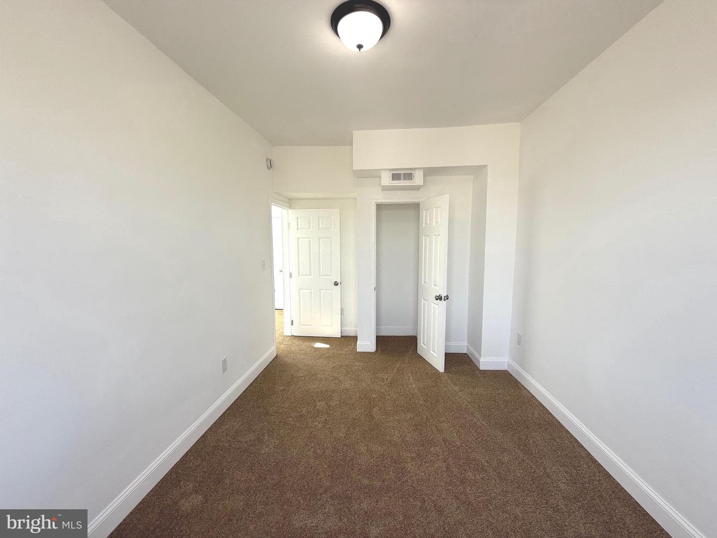 1601 N Longwood Street photo 33