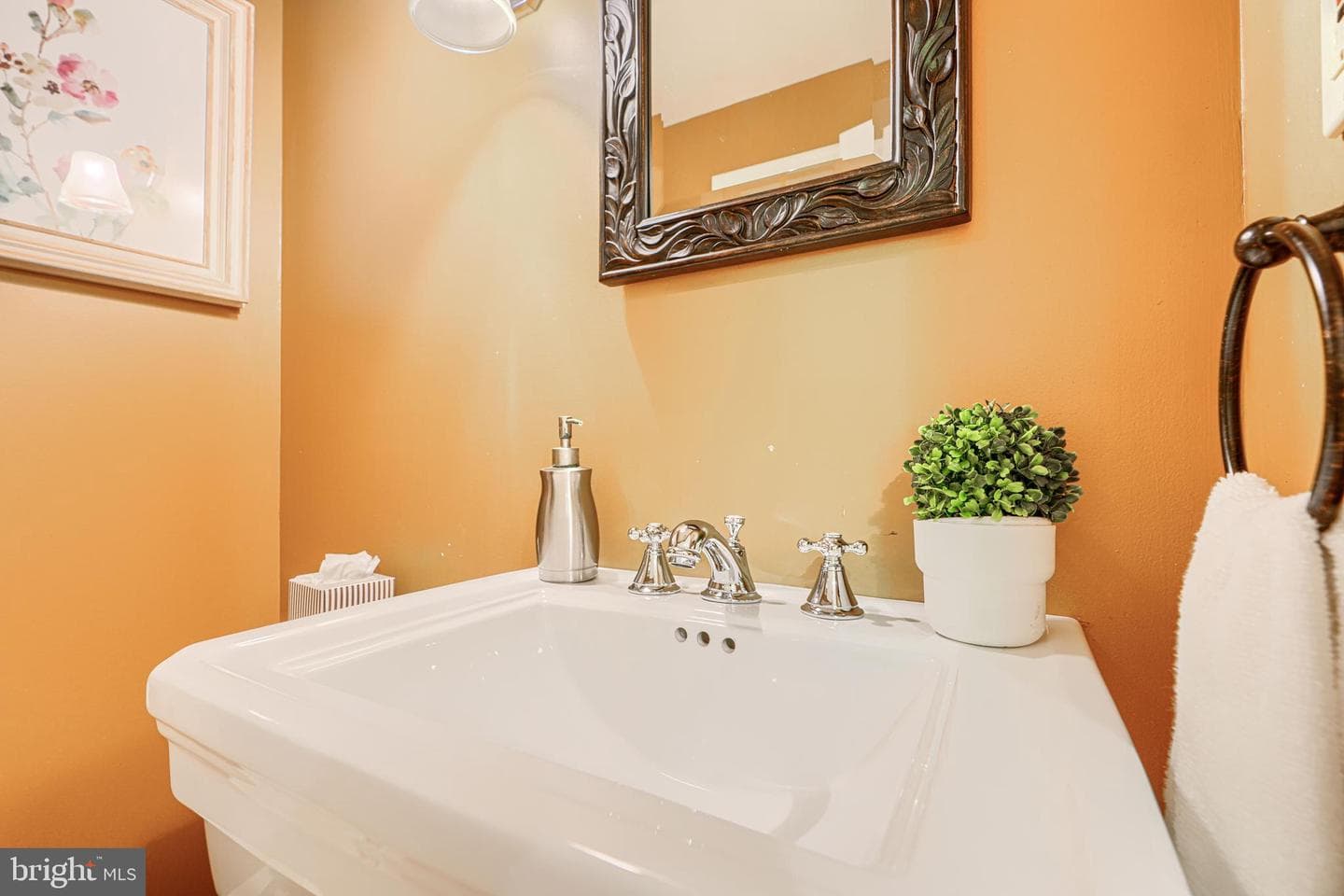 207 Hawthorne Road photo 43
