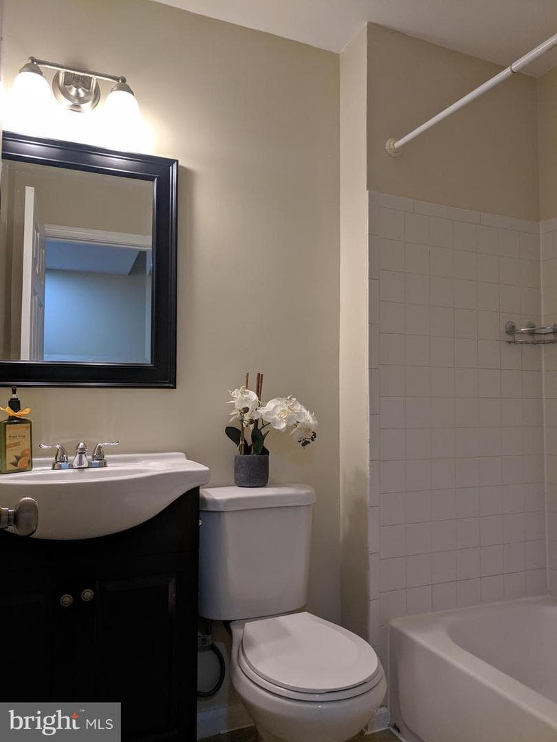 2444 Druid Hill Avenue photo 38