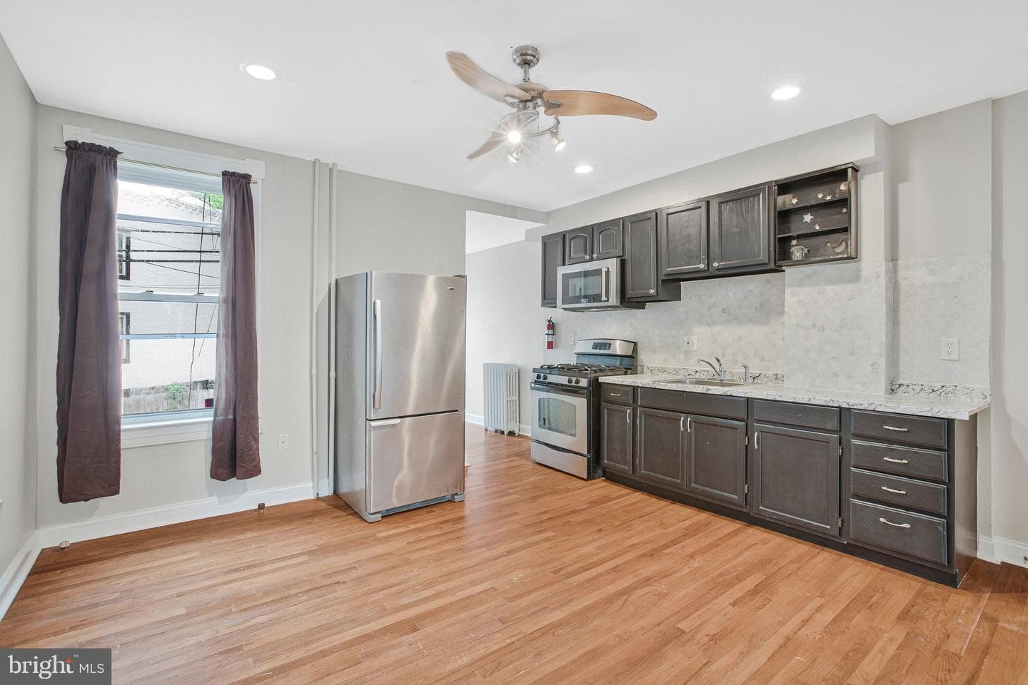 40 N Abington Avenue photo 18