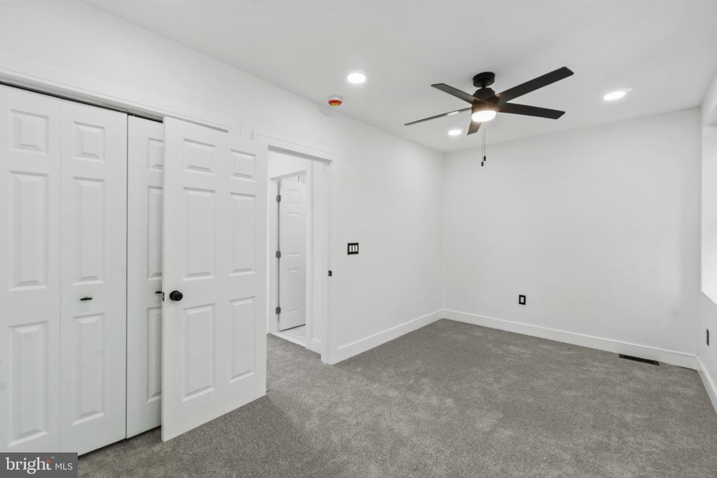 2627 Garrett Avenue photo 15
