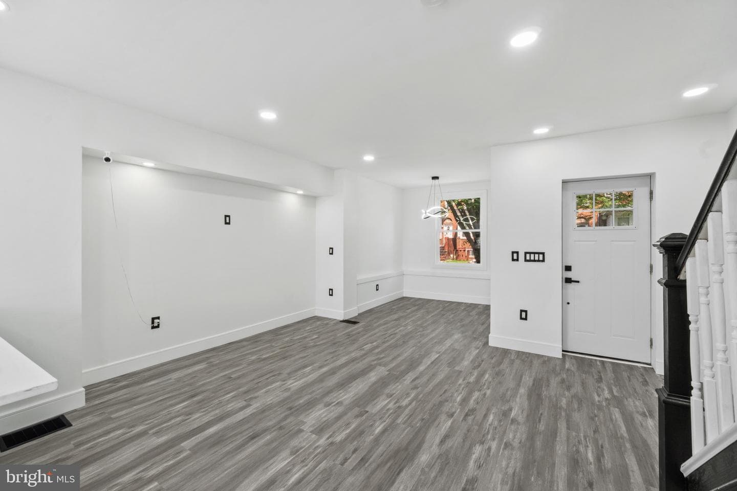 2627 Garrett Avenue photo 6