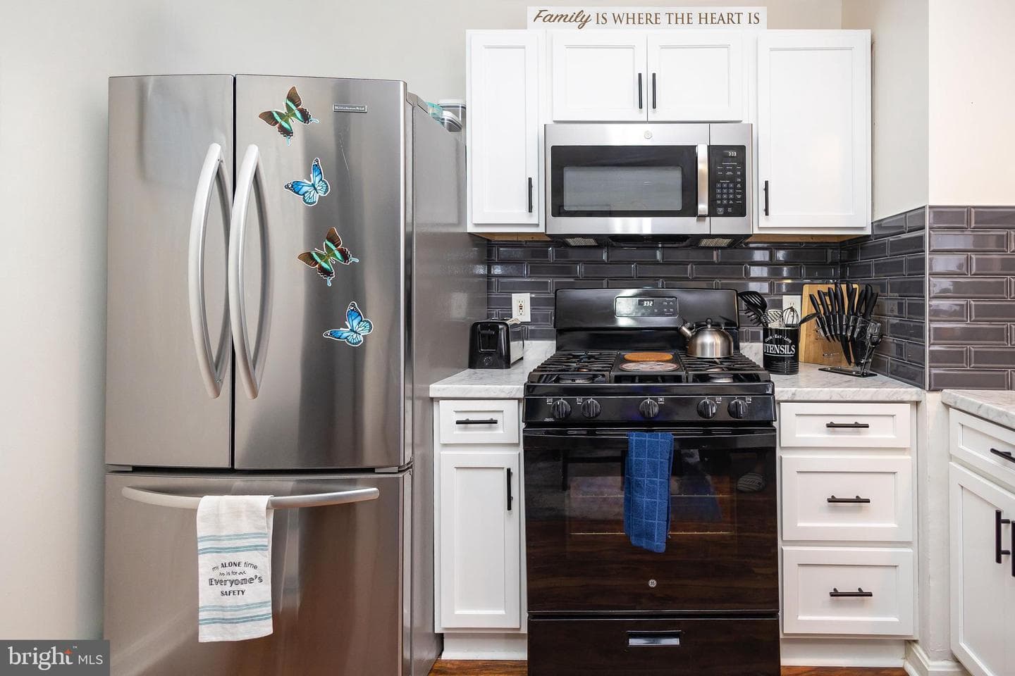 2847 Joseph Avenue photo 3