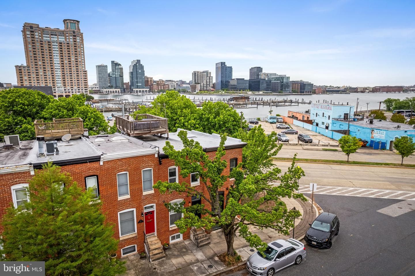 644 E Clement Street photo 30