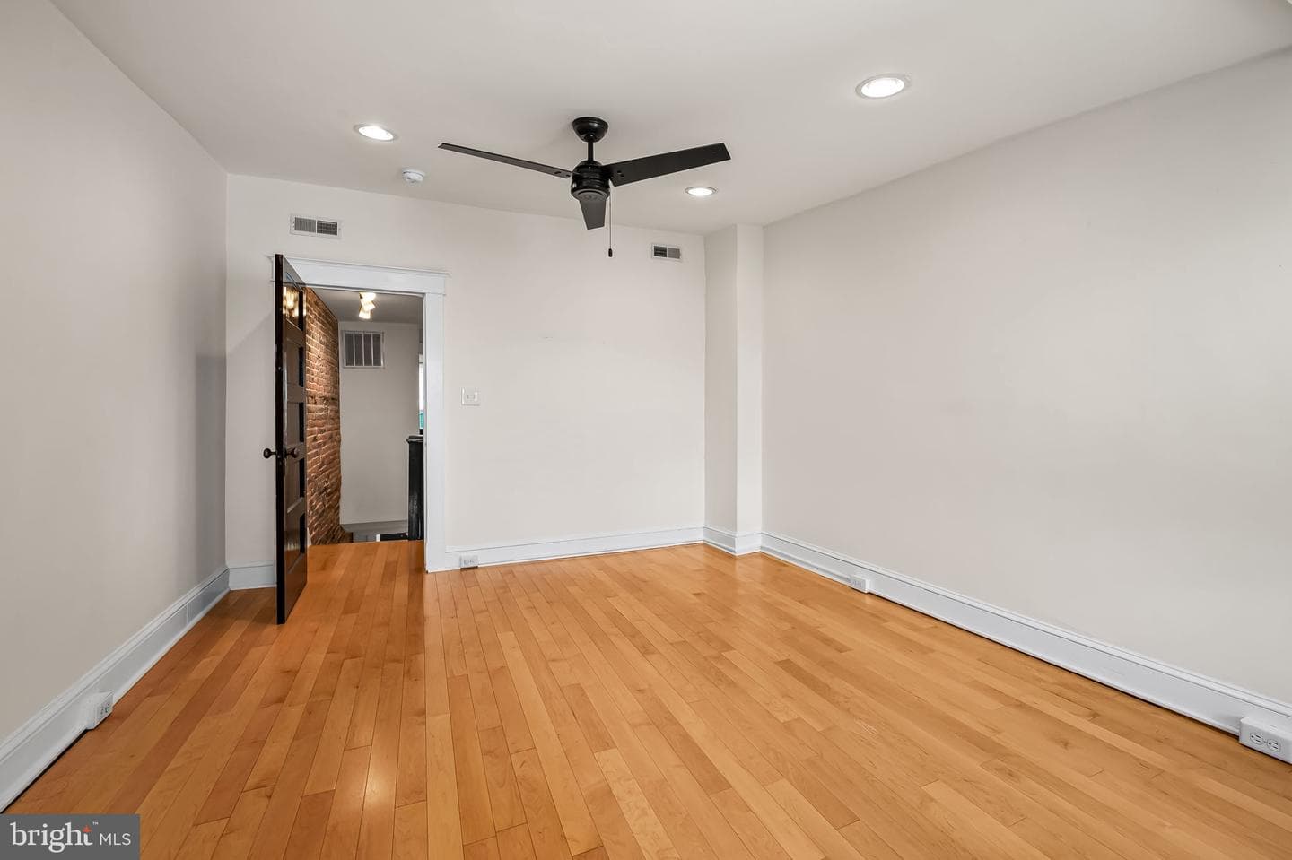 1435 Hull Street photo 19