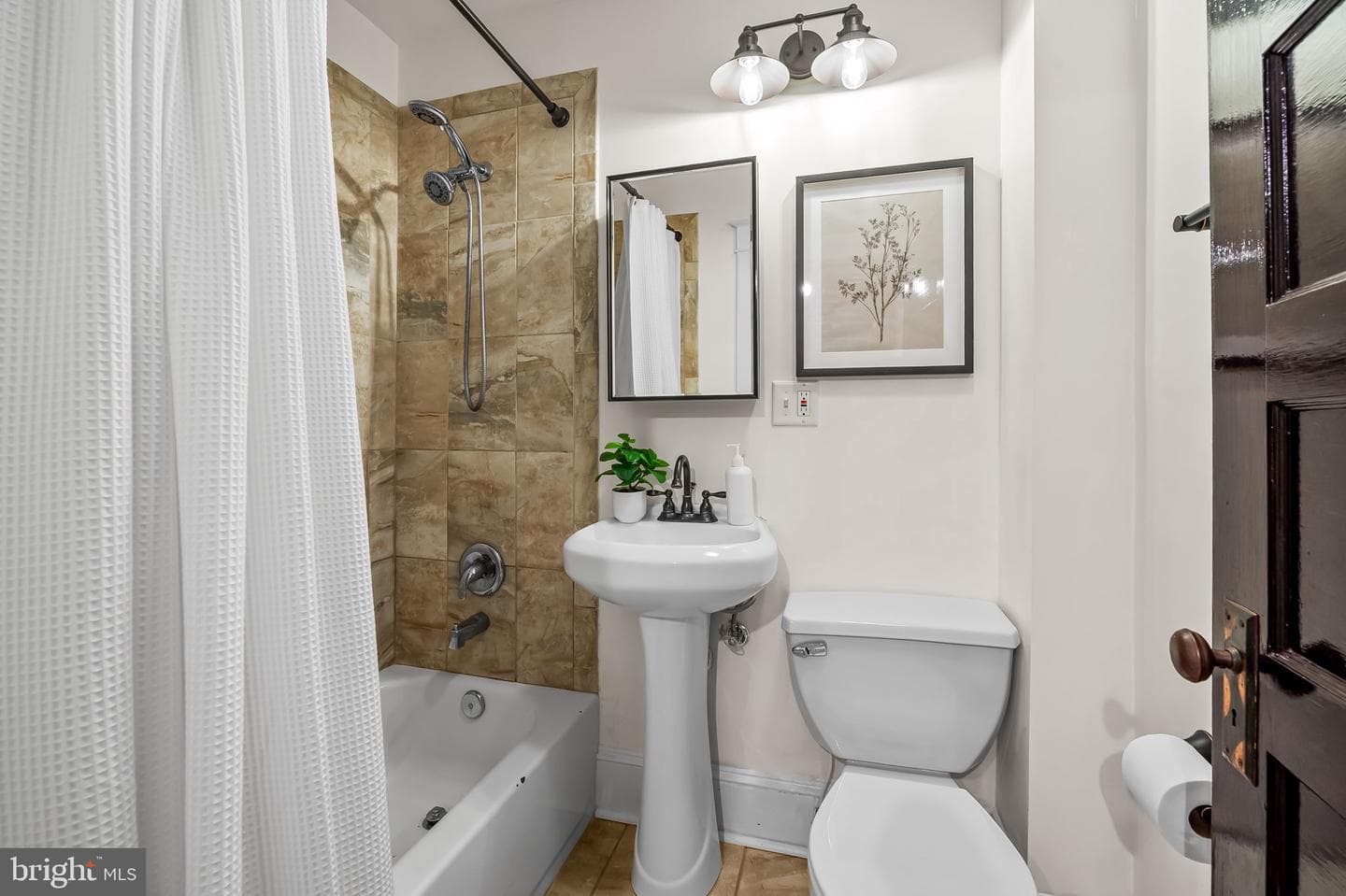 1435 Hull Street photo 20