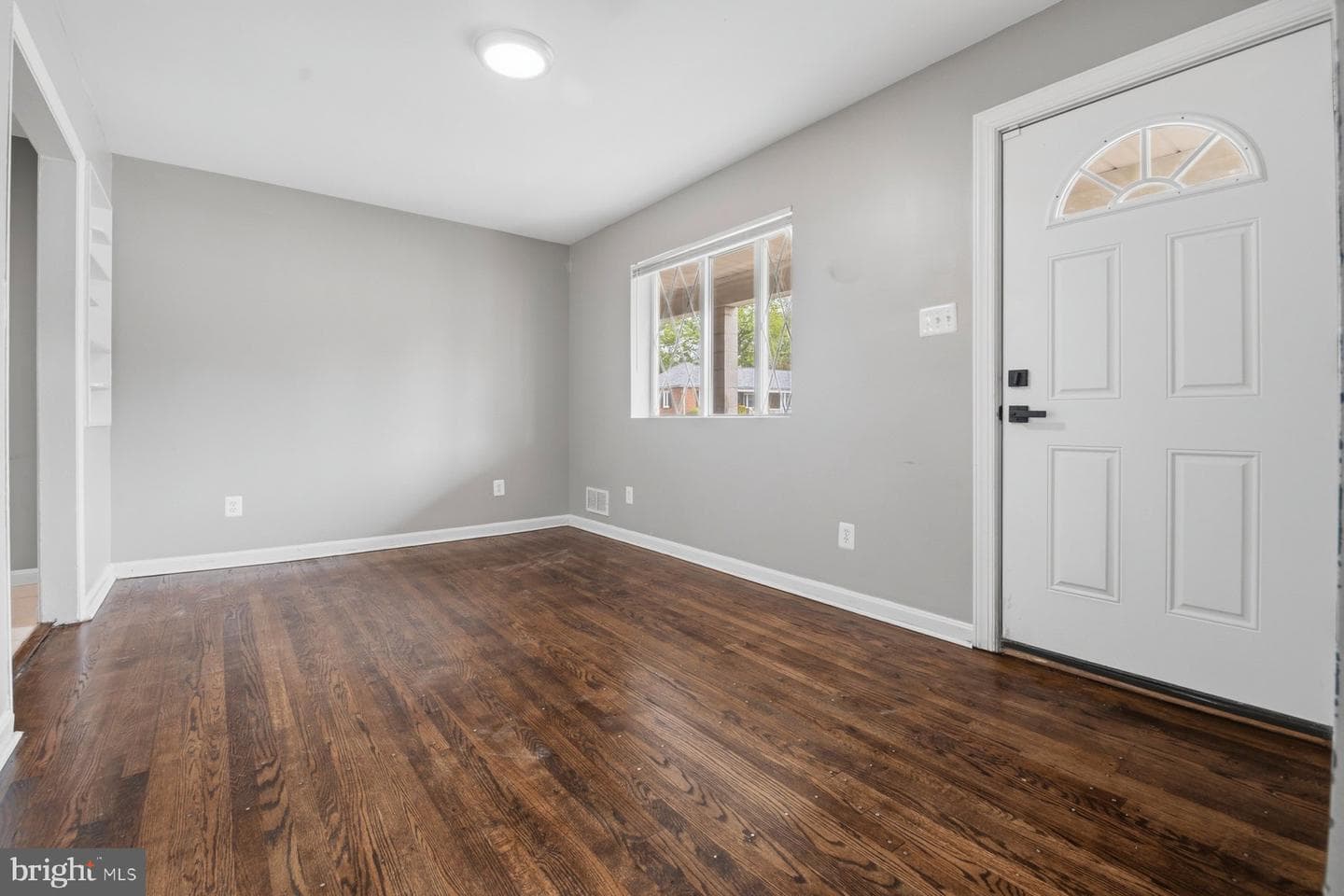 5912 Willet Avenue photo 5