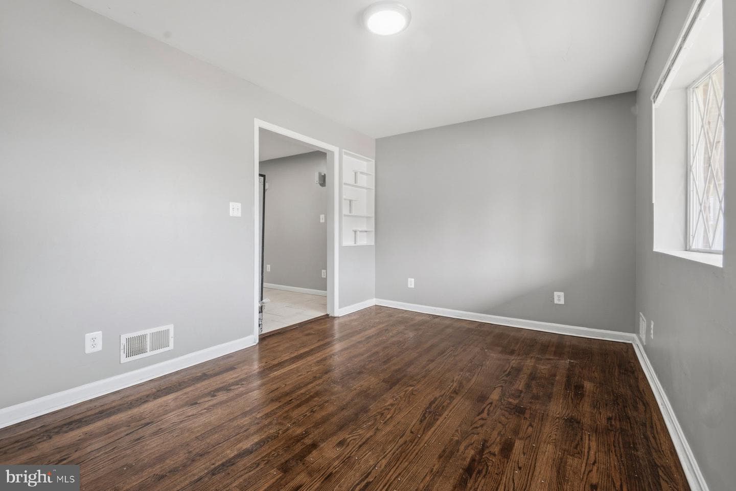 5912 Willet Avenue photo 7