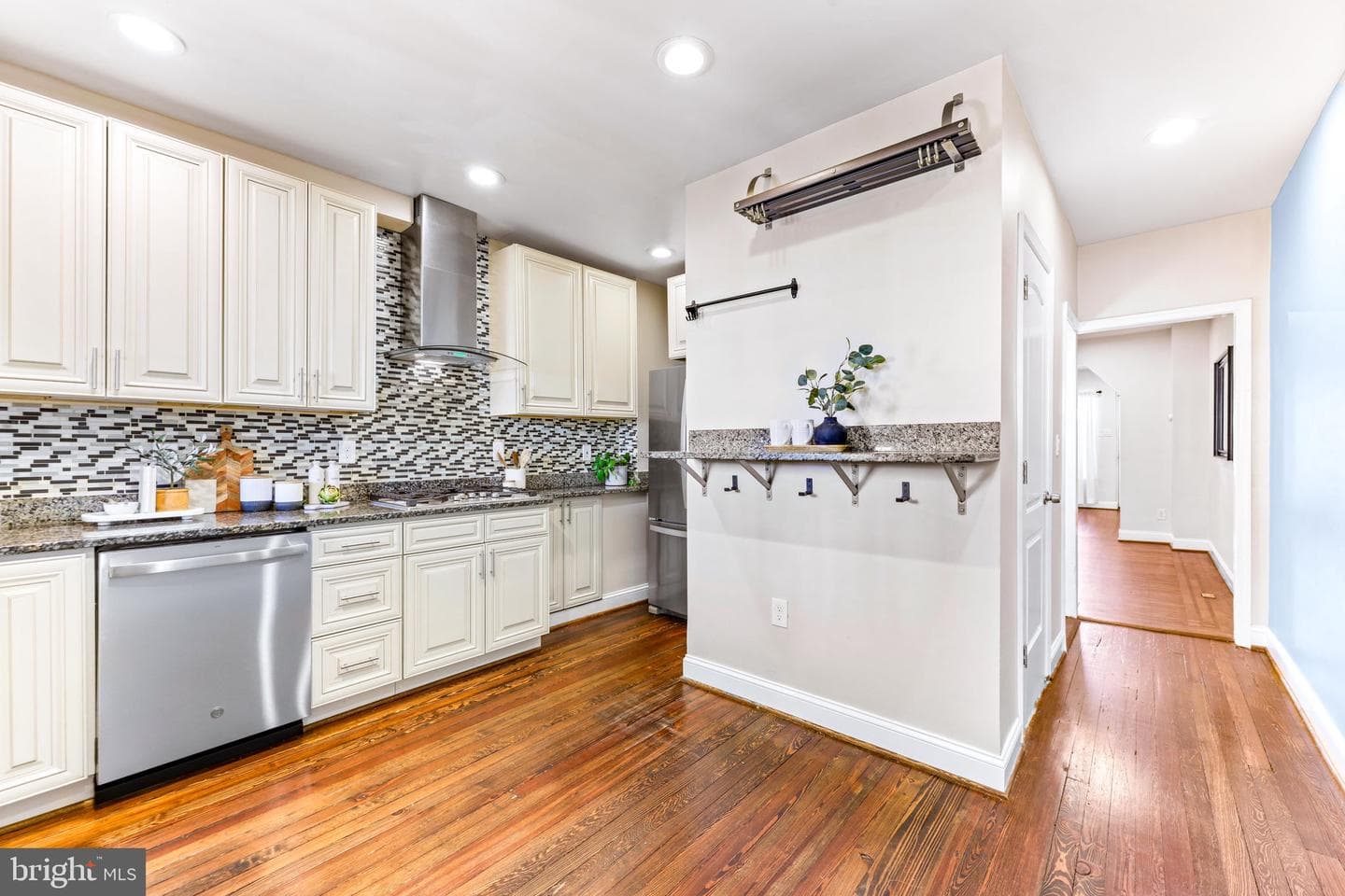 606 W 36th Street photo 19