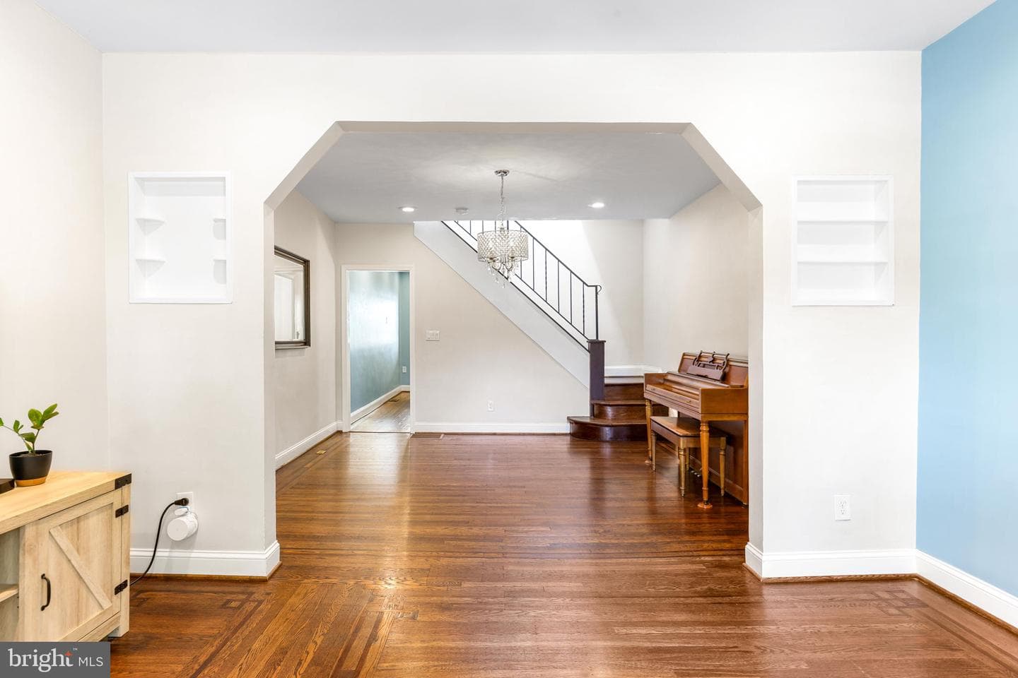 606 W 36th Street photo 5