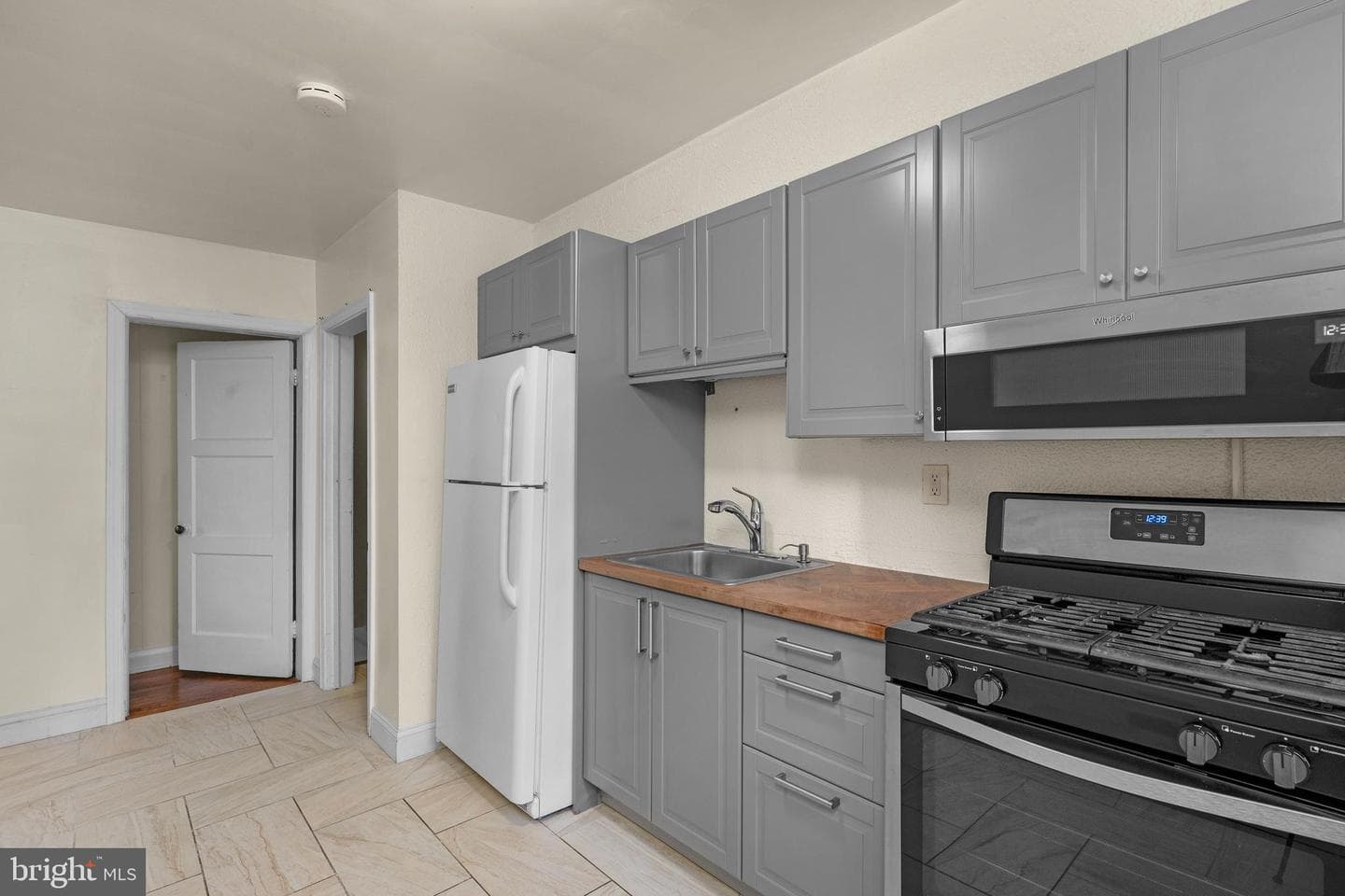 3219 Taylor Avenue photo 3
