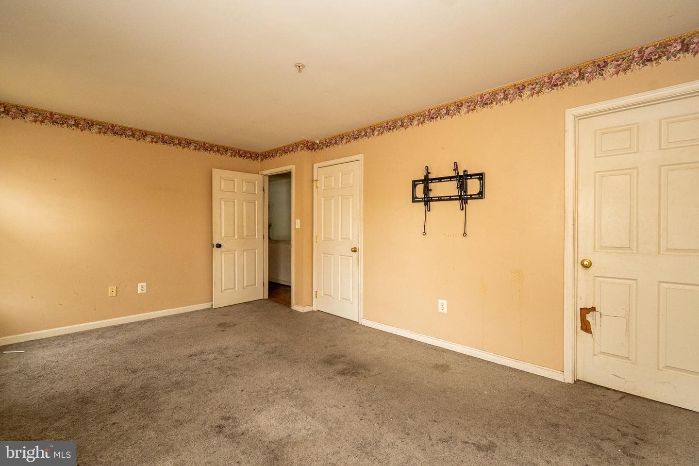 605 N Fremont Avenue N photo 14