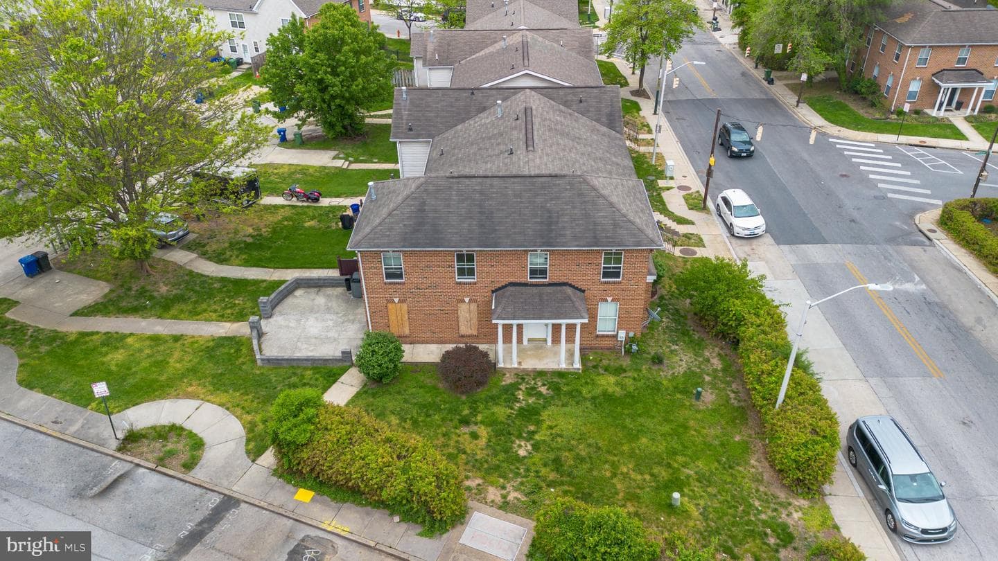 605 N Fremont Avenue N photo 2