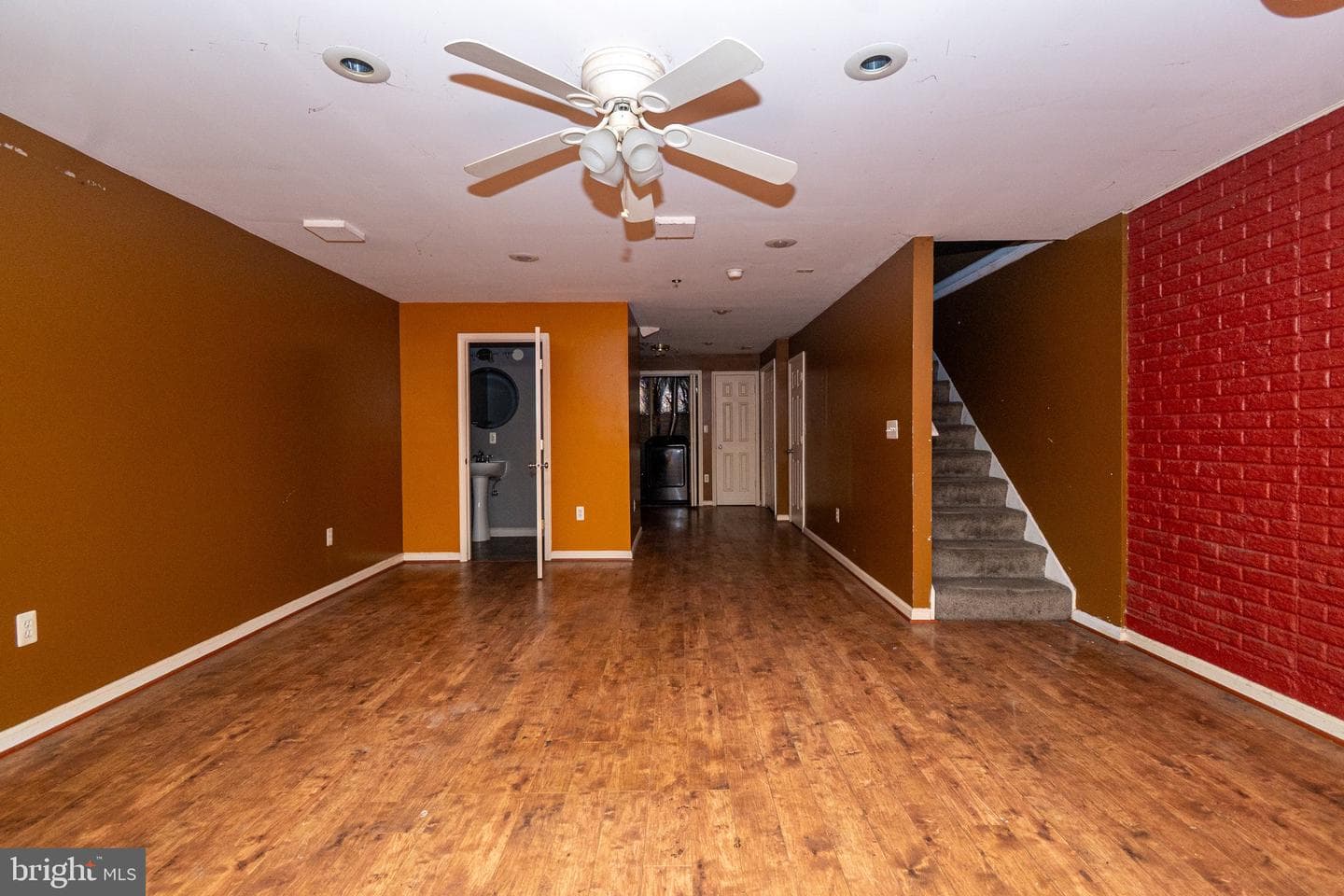 605 N Fremont Avenue N photo 27