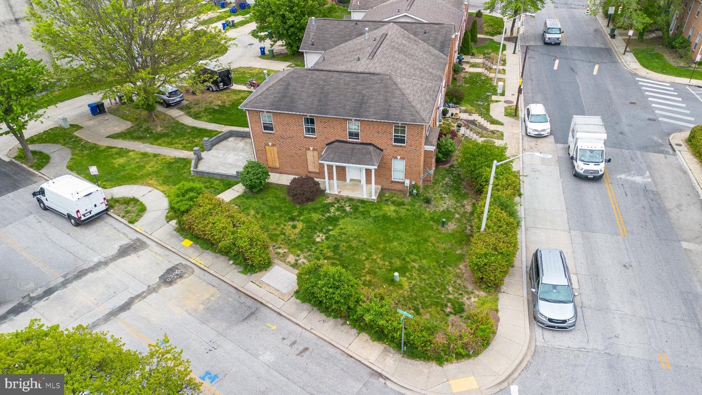 605 N Fremont Avenue N photo 3