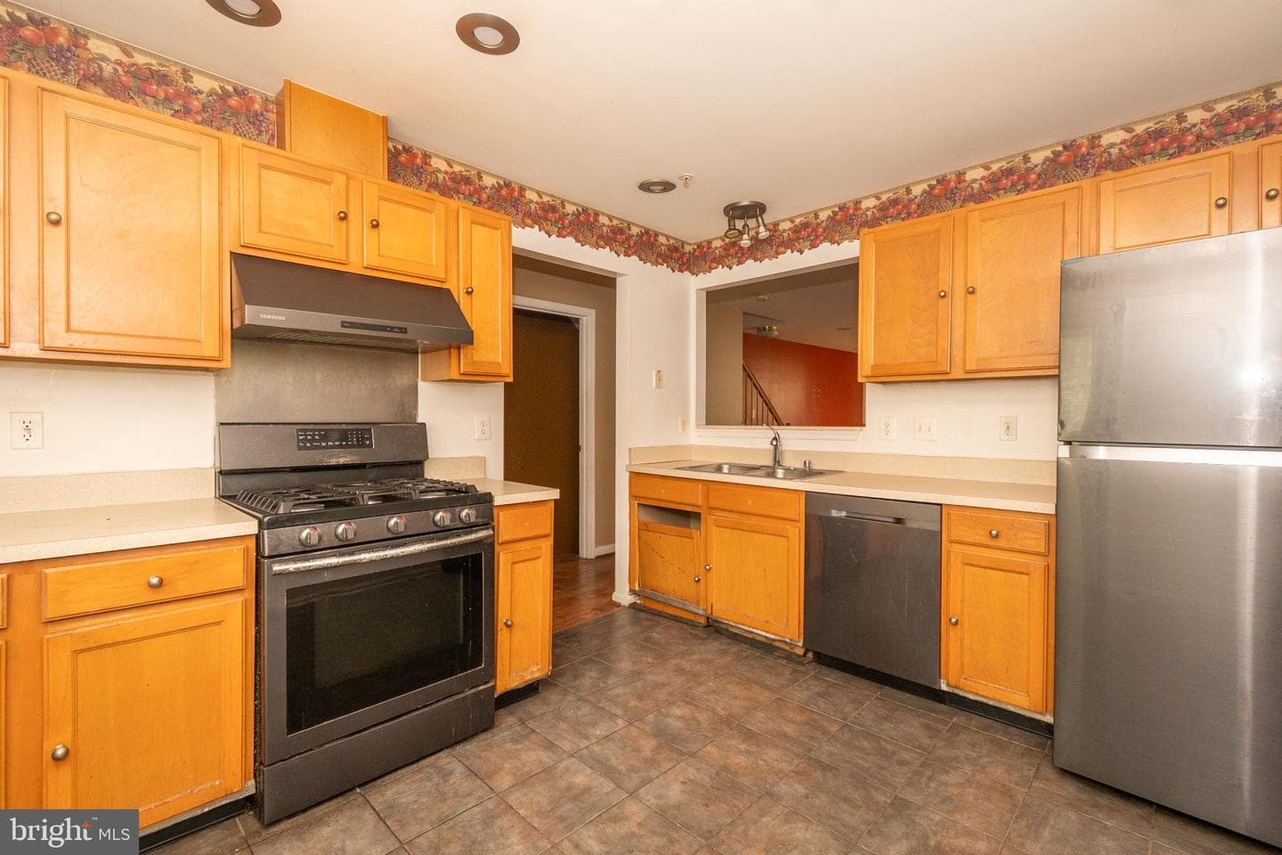 605 N Fremont Avenue N photo 7