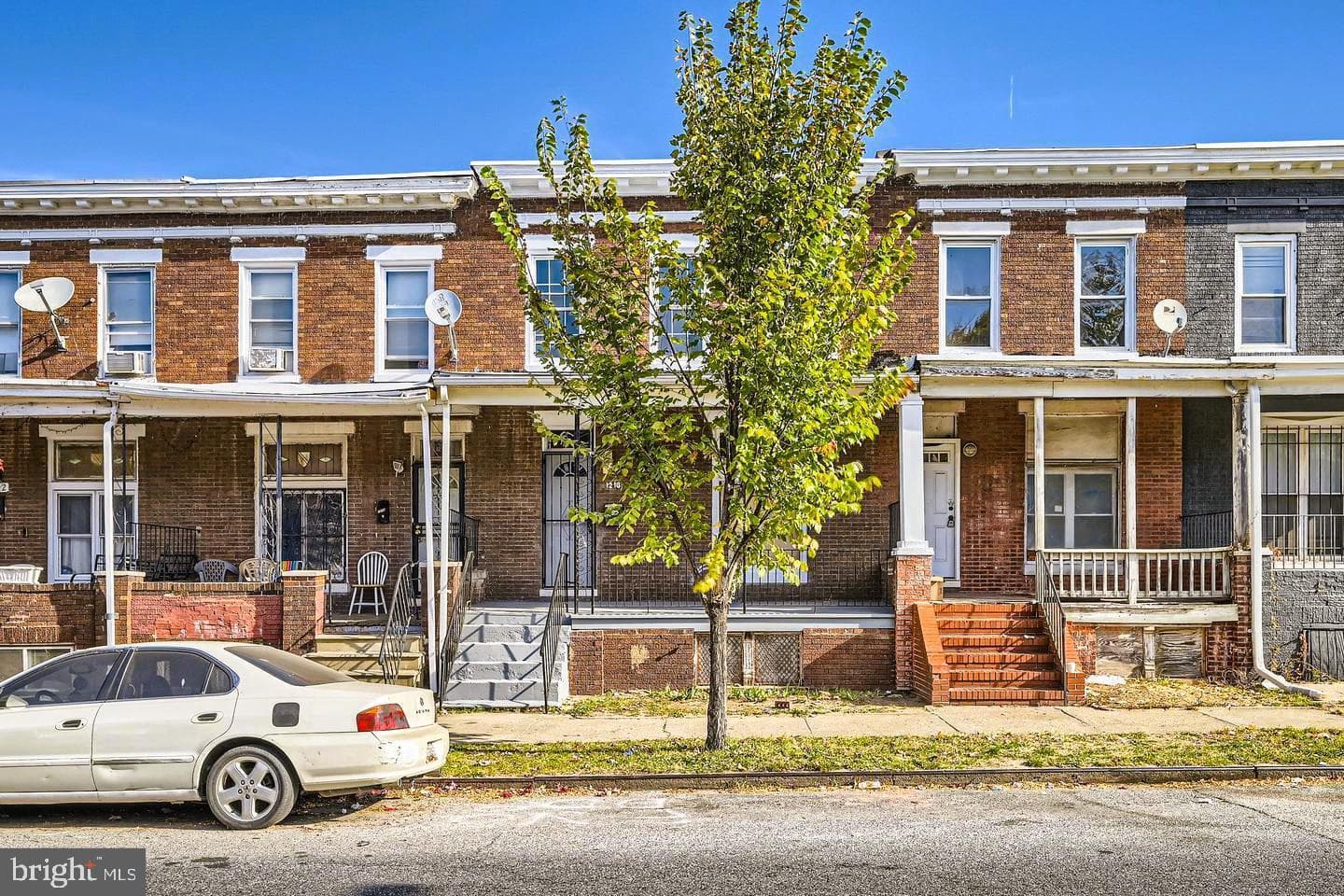 1216 Bonaparte Avenue photo 3