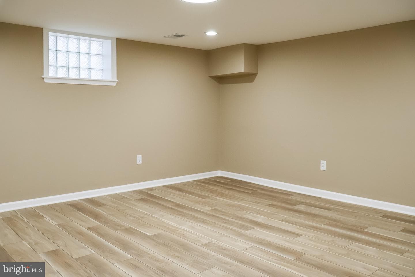 2316 Ashburton Street photo 57