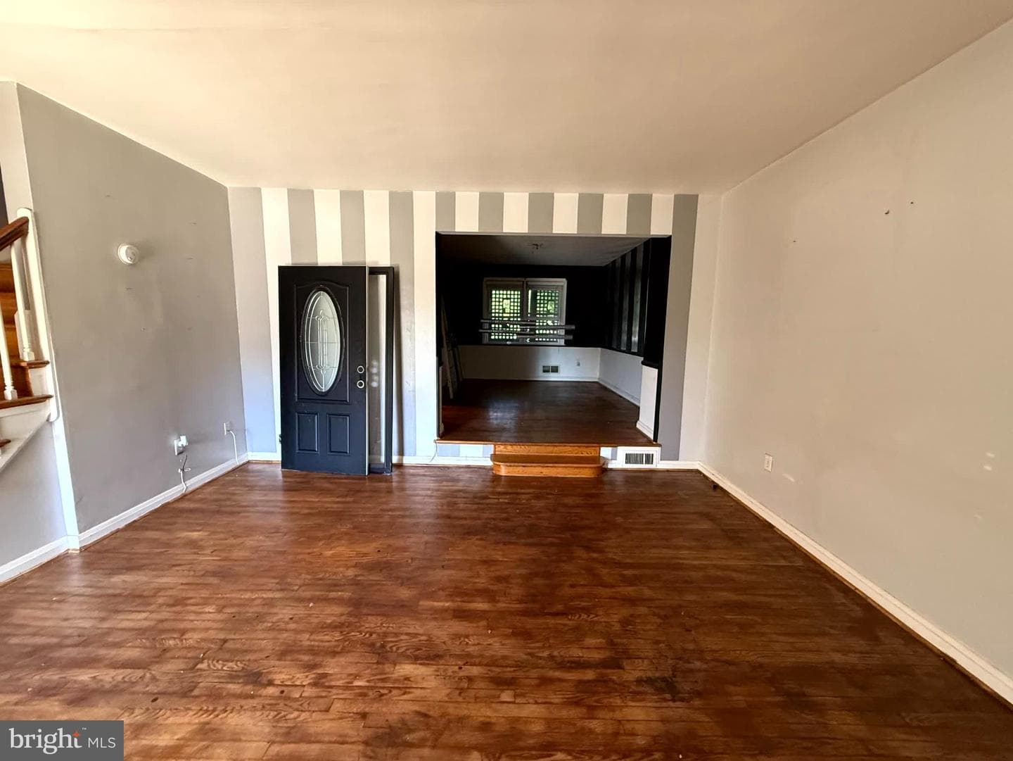 6142 Dunroming Road photo 4