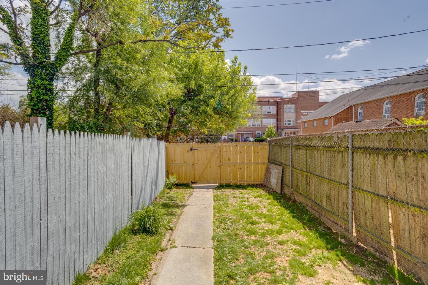 3723 Saint Margaret Street photo 37