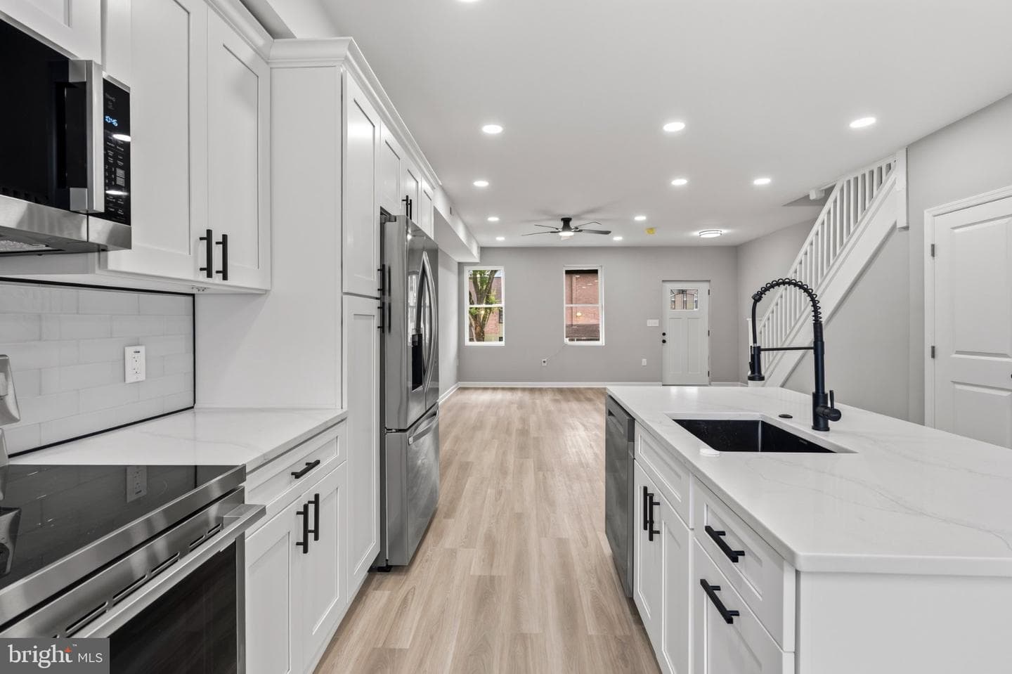 2600 Oswego Avenue photo 4