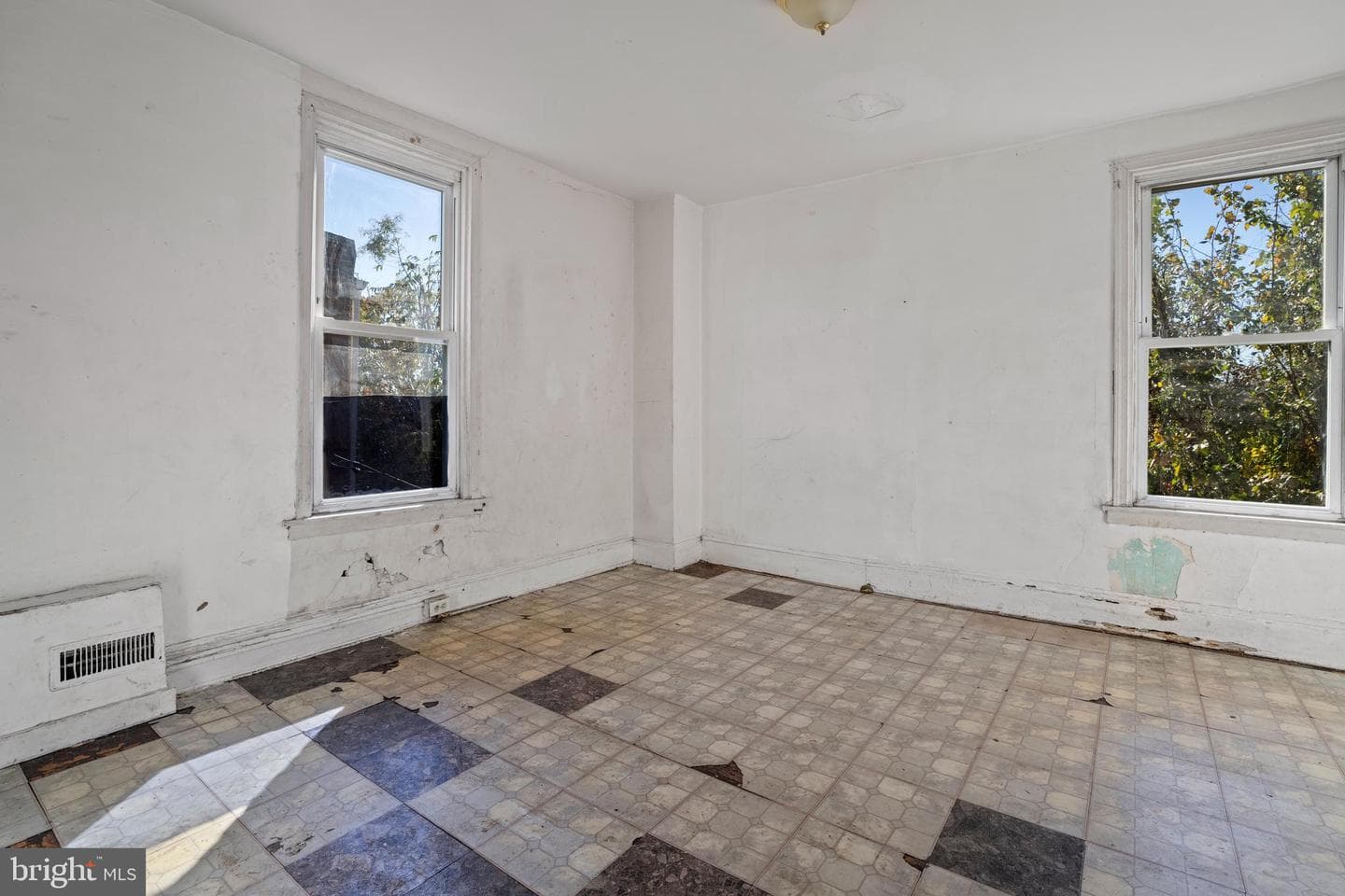 3804 Park Heights Avenue photo 10