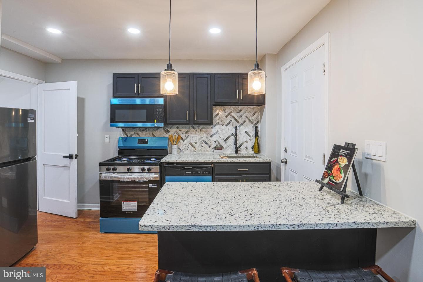 3635 Lyndale Ave photo 8