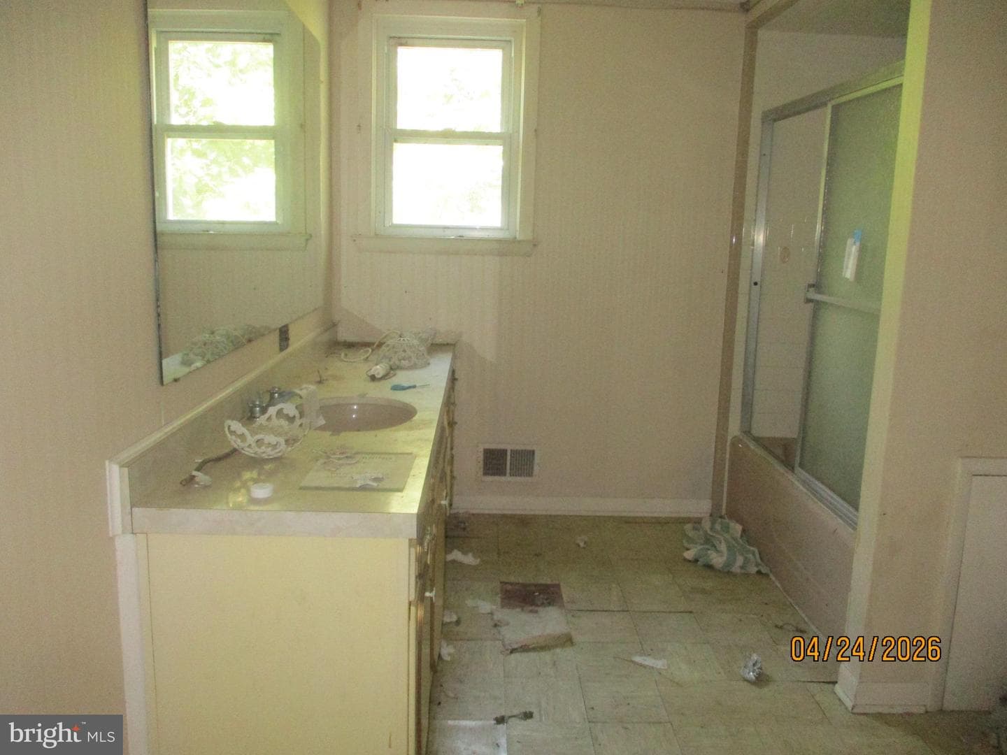4604 Powell Avenue photo 3