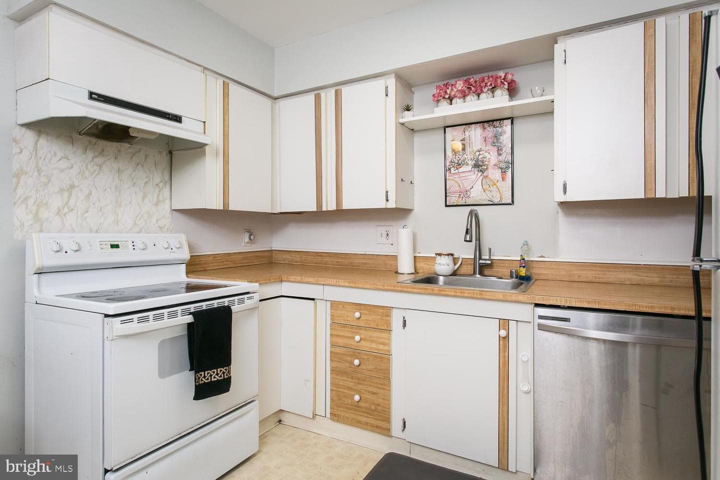 6711 Park Heights Avenue #404 photo 10