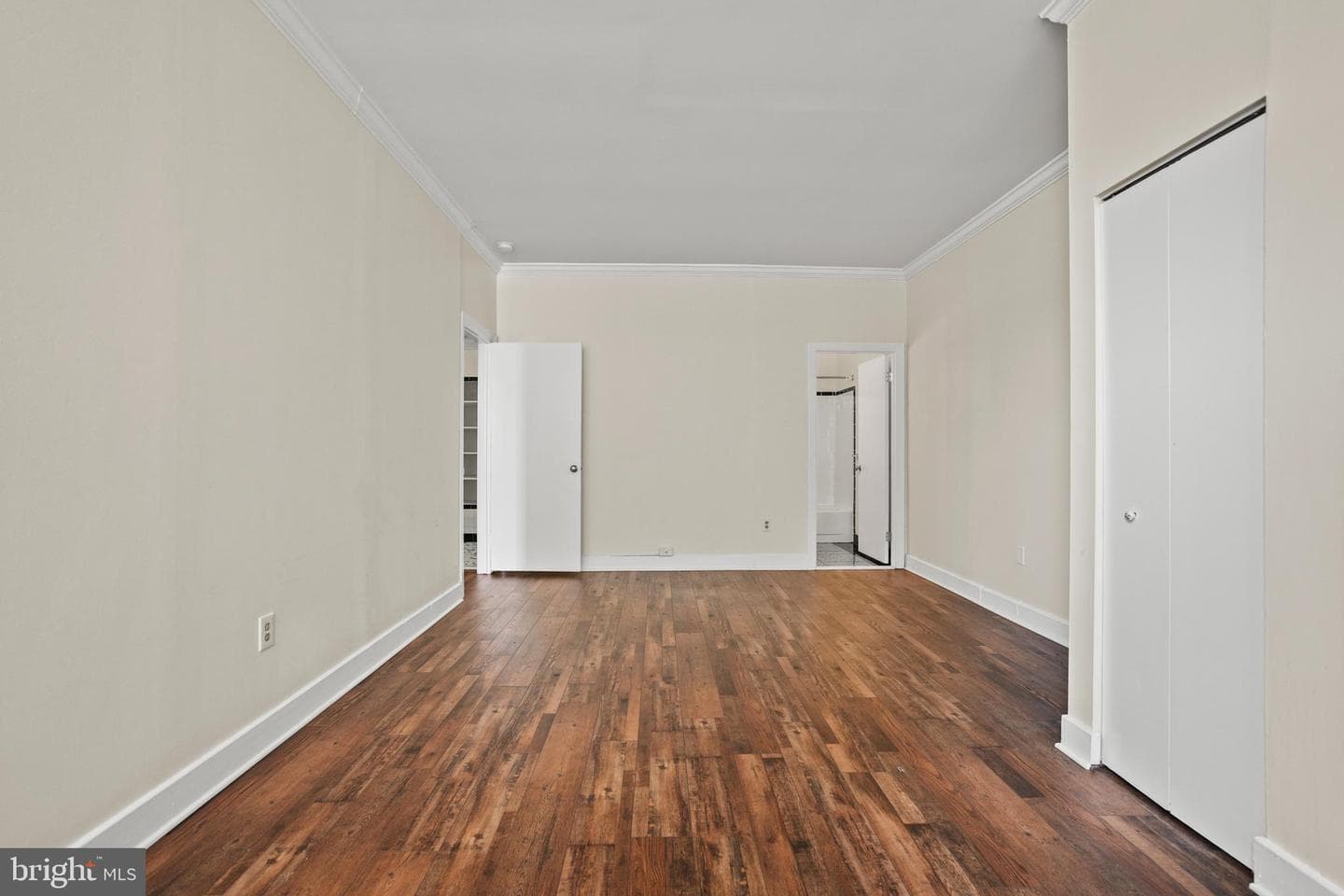 1 E Chase Street #401 photo 7