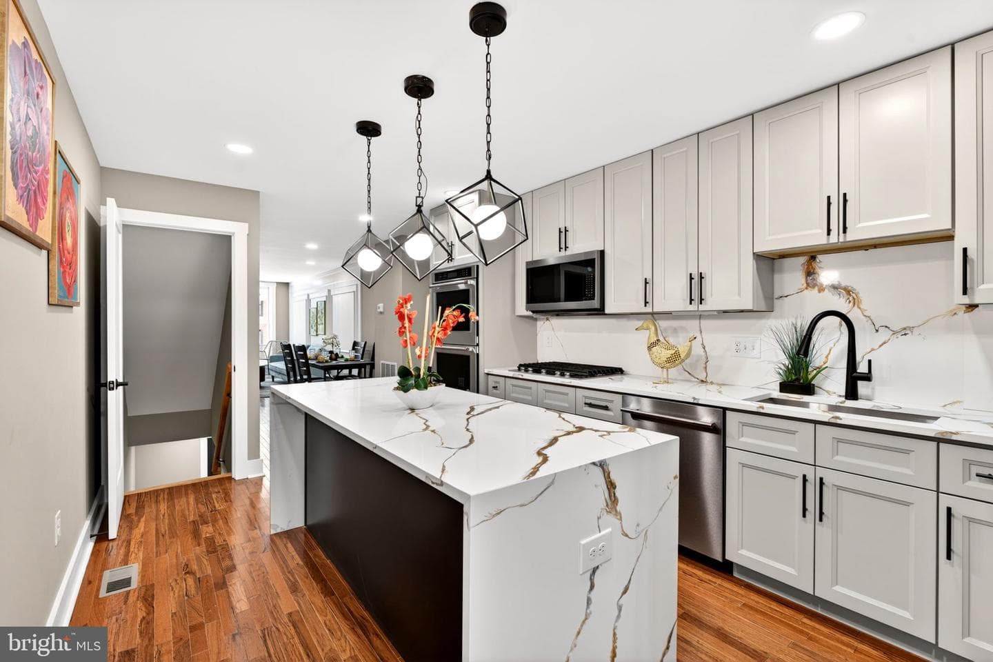 1342 Andre Street photo 13