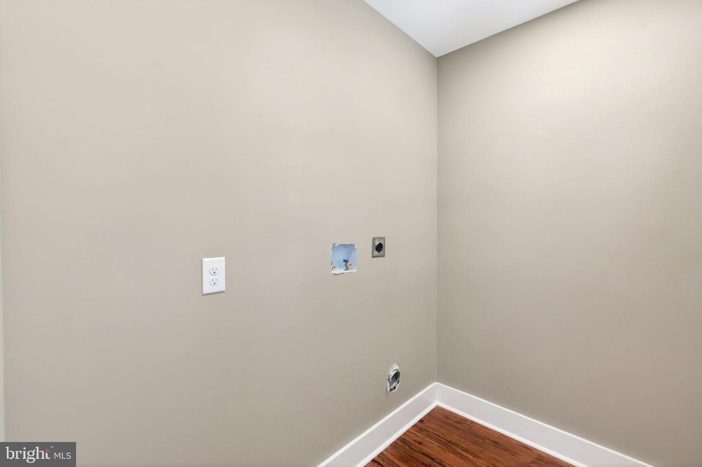 1342 Andre Street photo 22