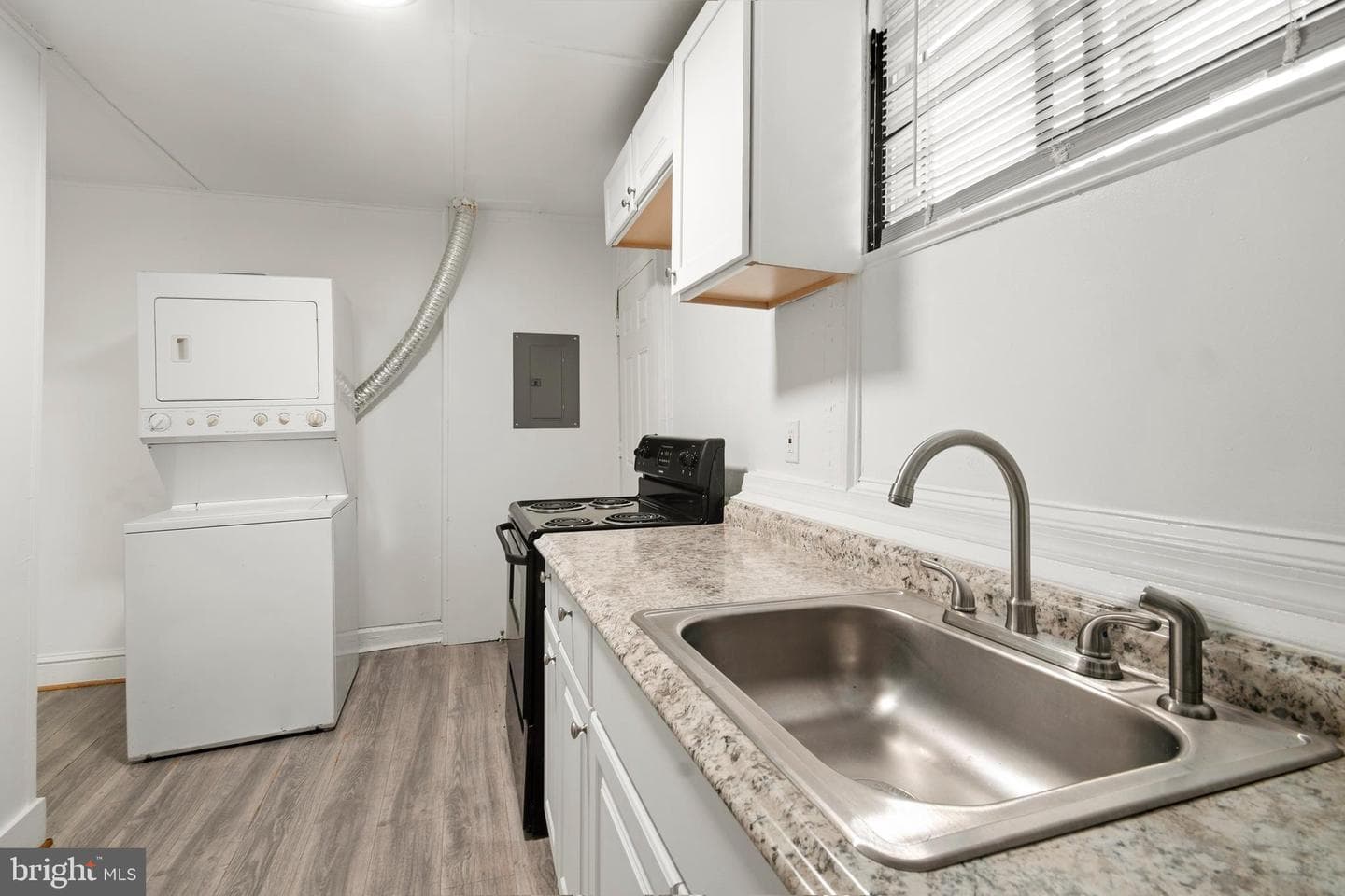2008 Division Street photo 12