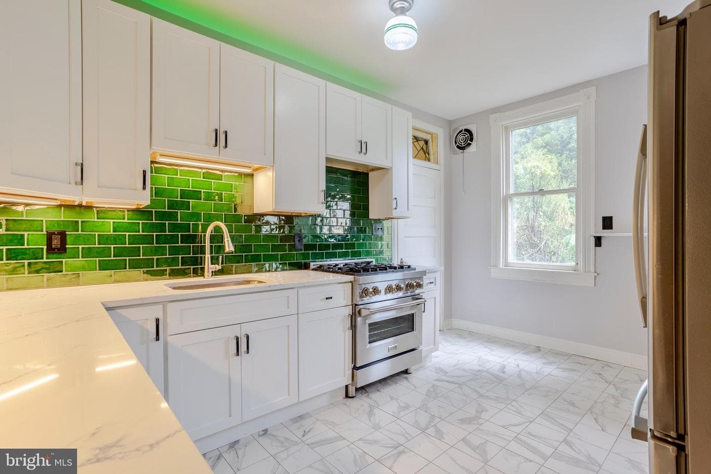 4307 Parkwood Avenue photo 3