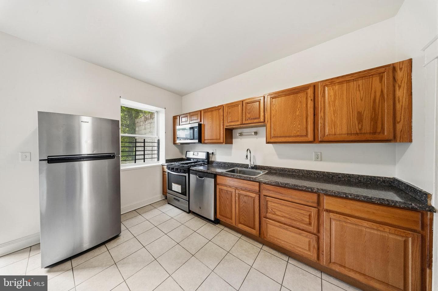 2516 W Pratt Street photo 9