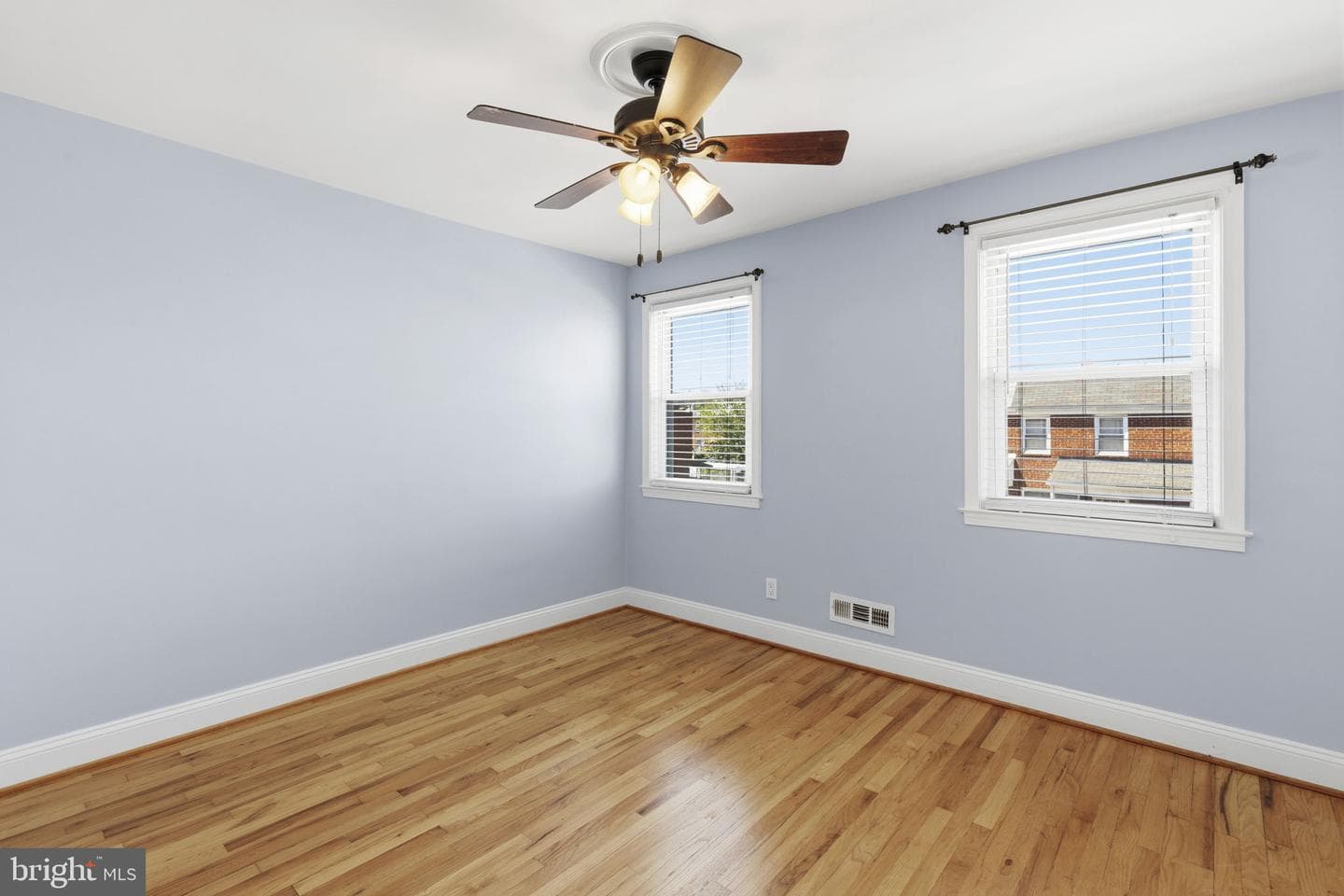 515 Umbra Street photo 8