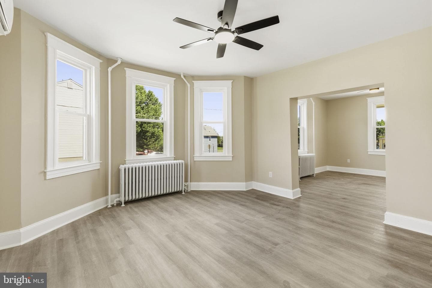 3914 Pinewood Avenue photo 5