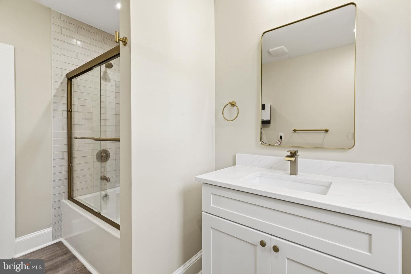 3914 Pinewood Avenue photo 8