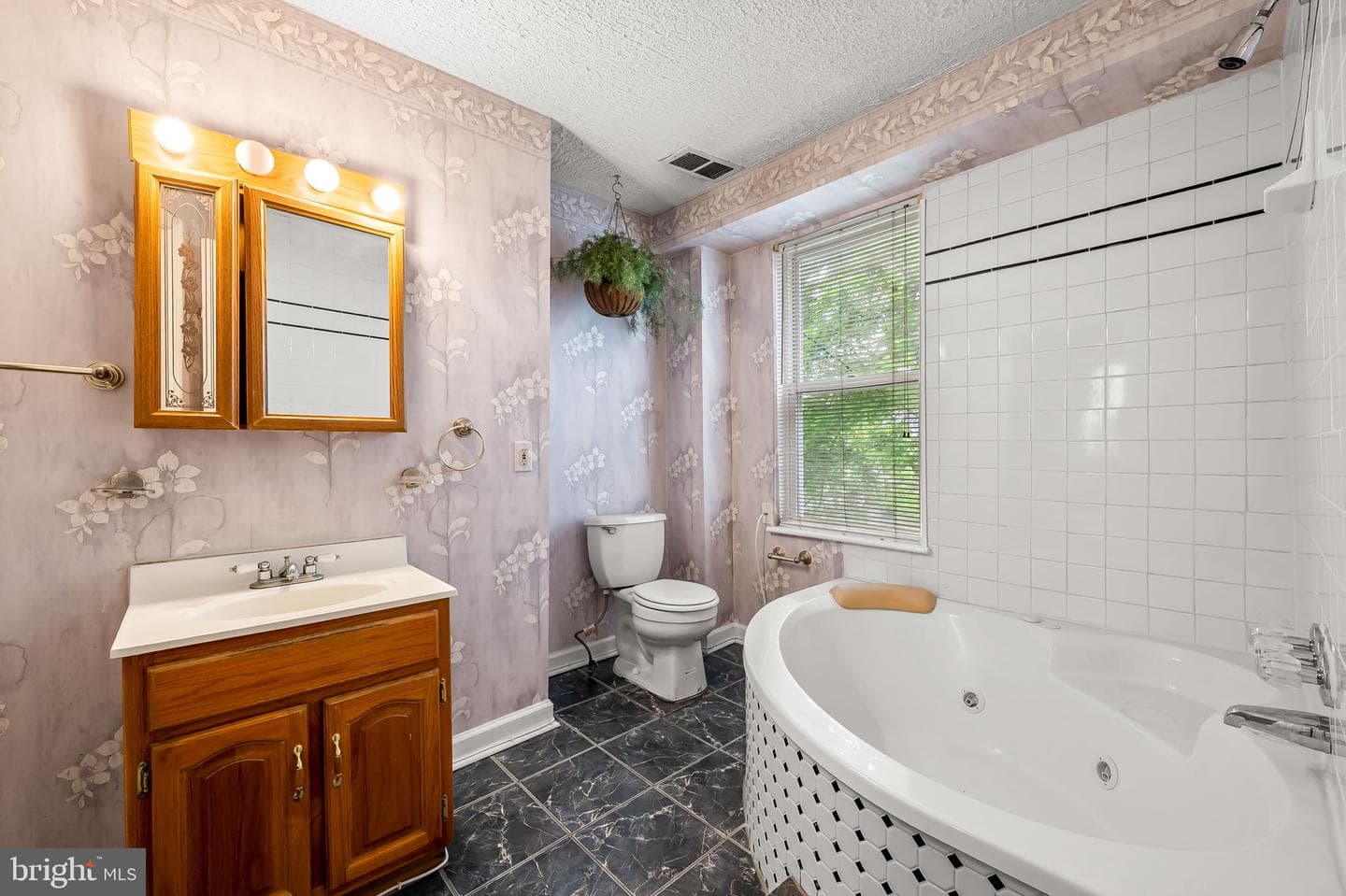 657 Portland Street photo 11